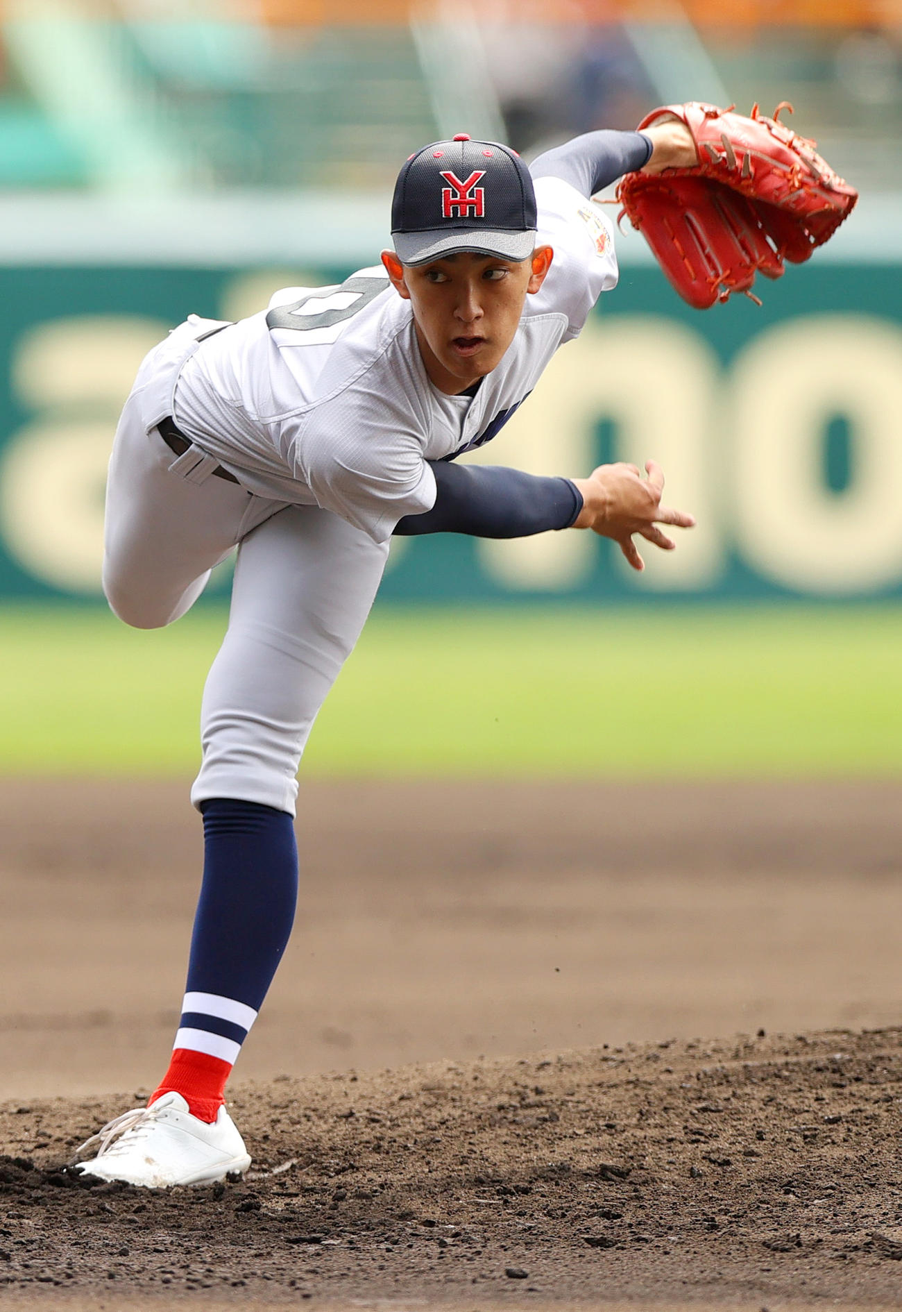 健大高崎対横浜　力投する横浜・織田（撮影・上山淳一）