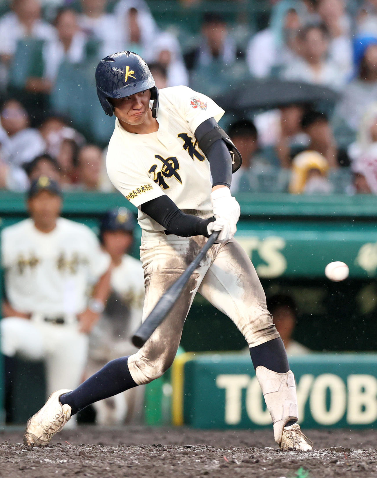 神村学園対大社　8回表神村学園2死一、二塁、今岡拓夢は左前適時打を放つ（2024年8月撮影）
