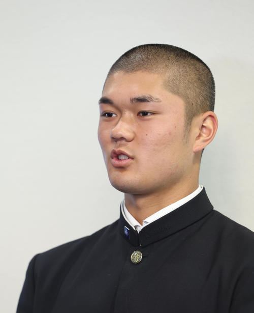 センバツＶ横浜、甲子園訪れ春夏連覇誓う「夏、勝ってこそ本物。３冠を目指したい」