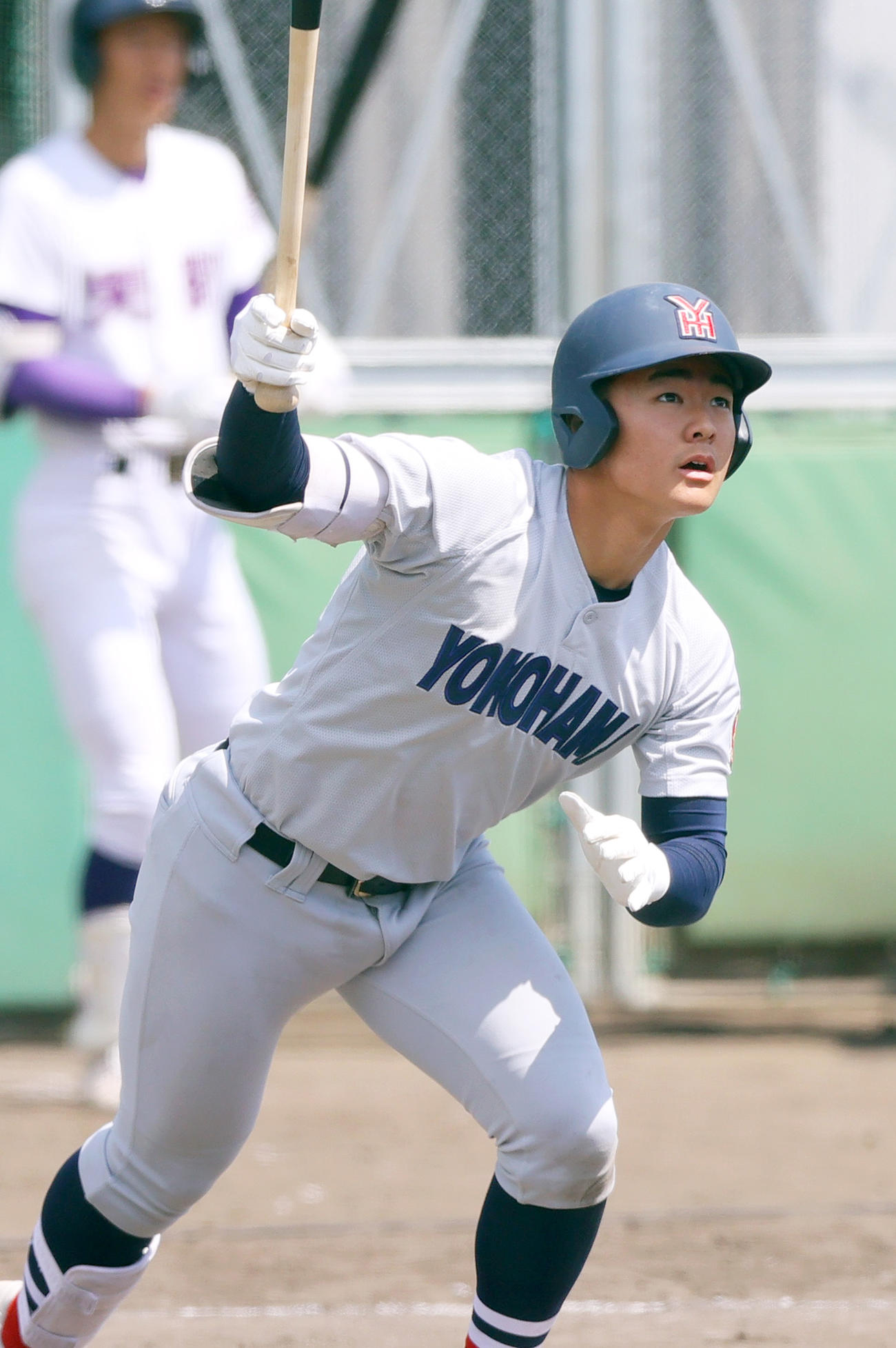 紅白戦　2回表1死三塁、横浜・為永は右越え2点本塁打を放つ（撮影・上山淳一）