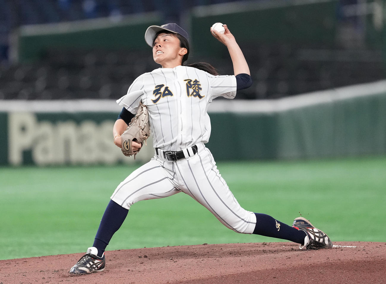 神戸弘陵対履正社　先発し力投する神戸弘陵・阿部（撮影・鈴木みどり）