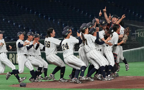 【女子センバツ】神戸弘陵、史上初の３連覇！エース阿部さくら１失点完投「やりきった」