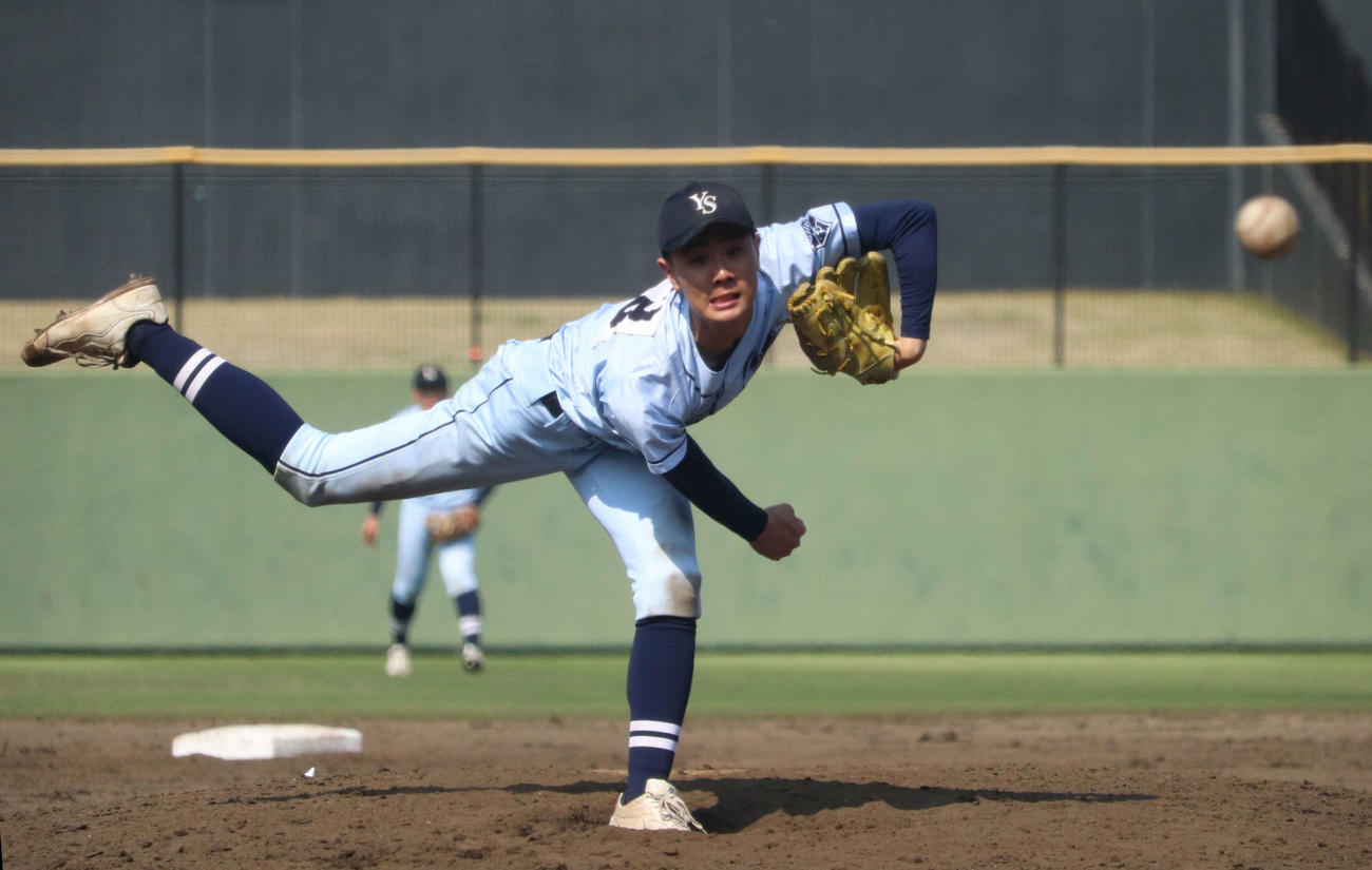 1失点に抑える好救援の横浜清陵・内藤（撮影・保坂淑子）