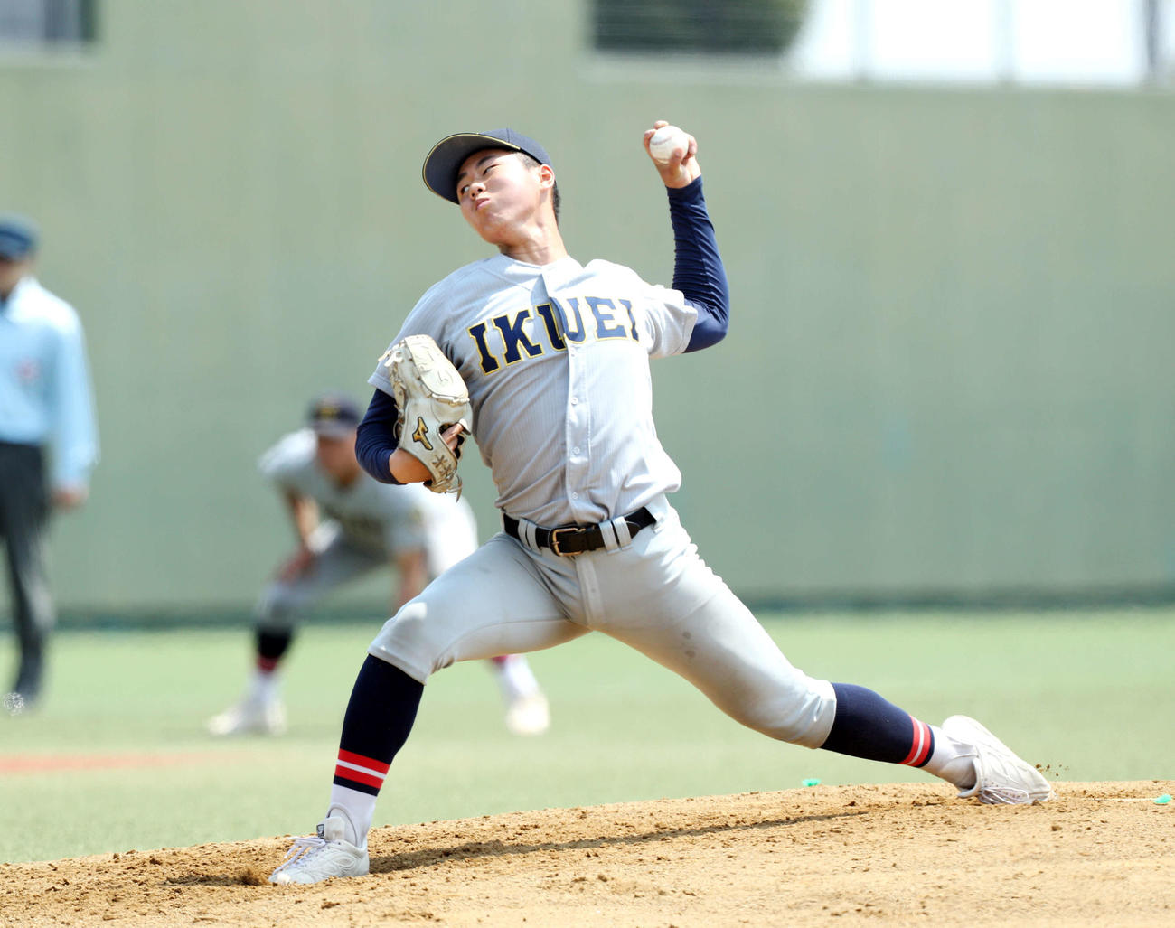 仙台育英対東北学院　先発した仙台育英・井須（撮影・木村有優）