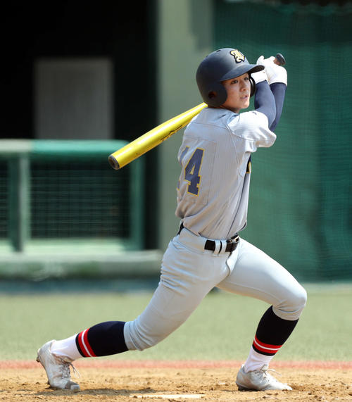 仙台育英に憧れ入学　元U15日本代表１年砂涼人が公式戦初安打初打点　表情変えずも「嬉しい」