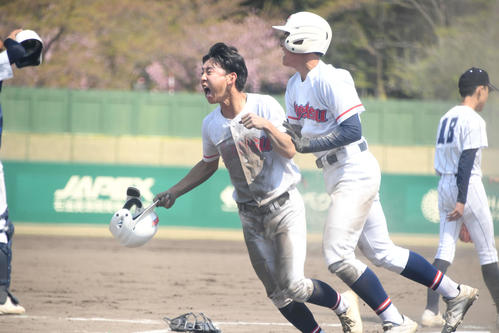 上越が昨夏王者に延長サヨナラ勝ち　北越は５回コールド　4番の嶋武仁が満塁弾