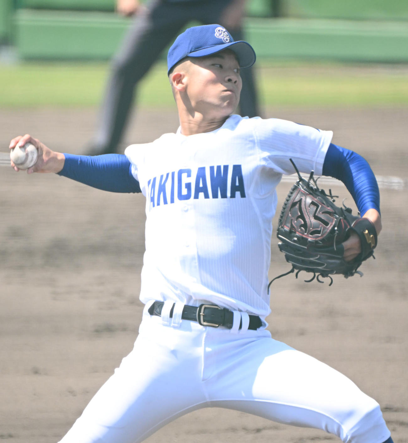 報徳学園対滝川　滝川先発の新井（撮影・石井愛子）
