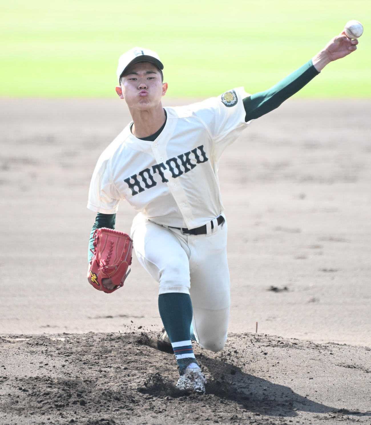 報徳学園対滝川　報徳学園先発の岡田壮真（撮影・石井愛子）