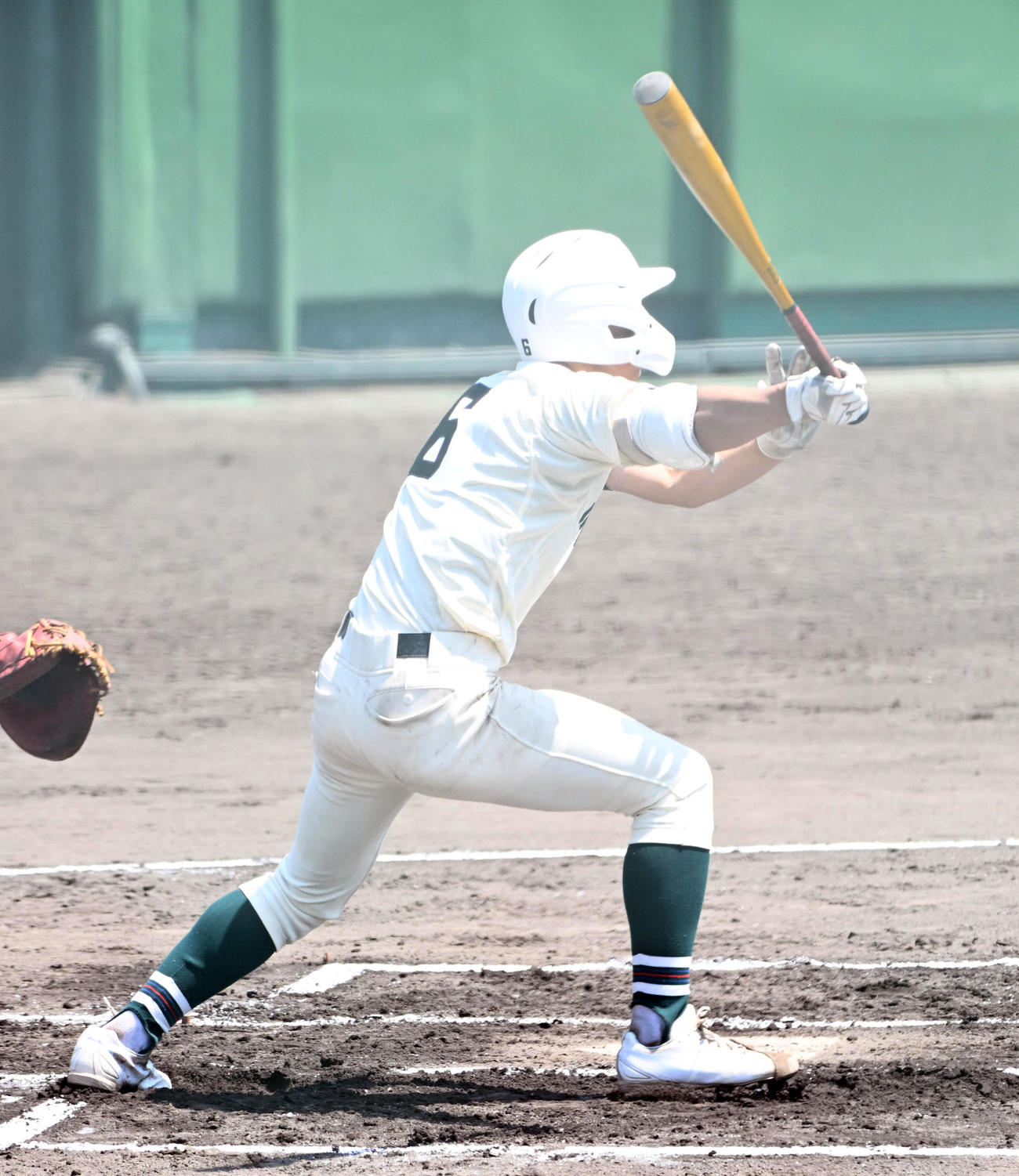 報徳学園対滝川　6回表報徳学園1死満塁、橋本は左犠飛を放つ（撮影・石井愛子）