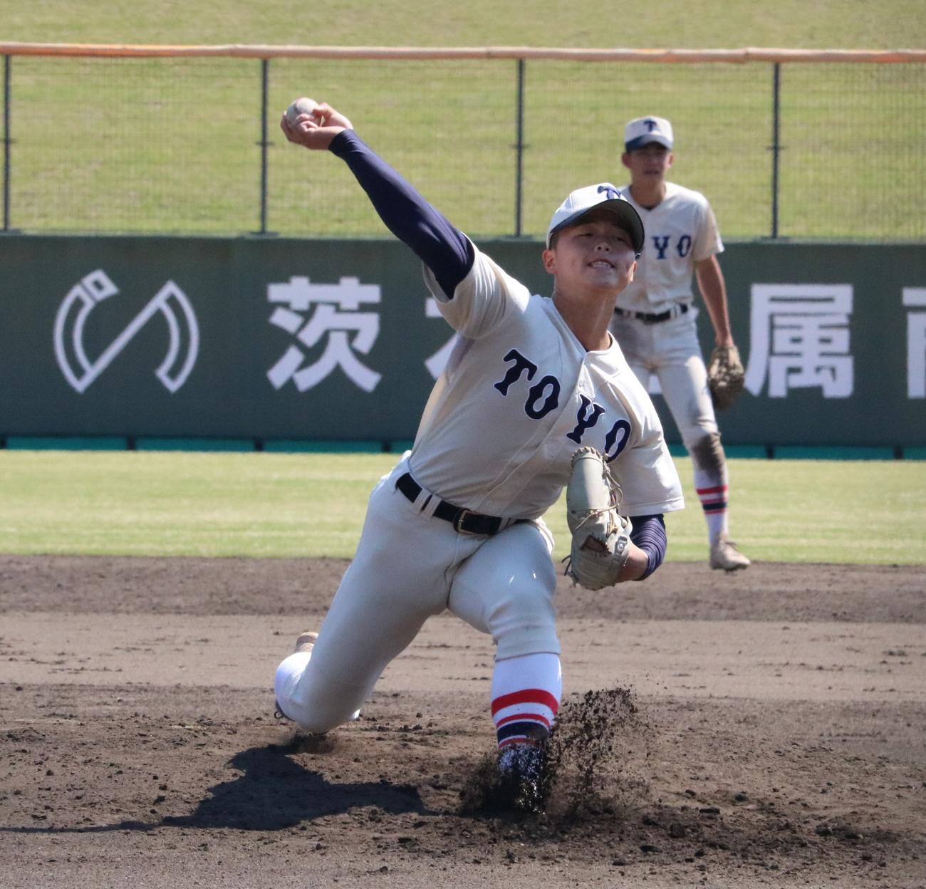 東洋大姫路対篠山産　東洋大姫路の木下が2番手で登板する（撮影・林亮佑）