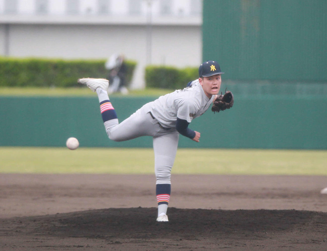 青森山田対黒石　先発のマウンドにあがった青森山田・高橋煌（撮影・高橋香奈）