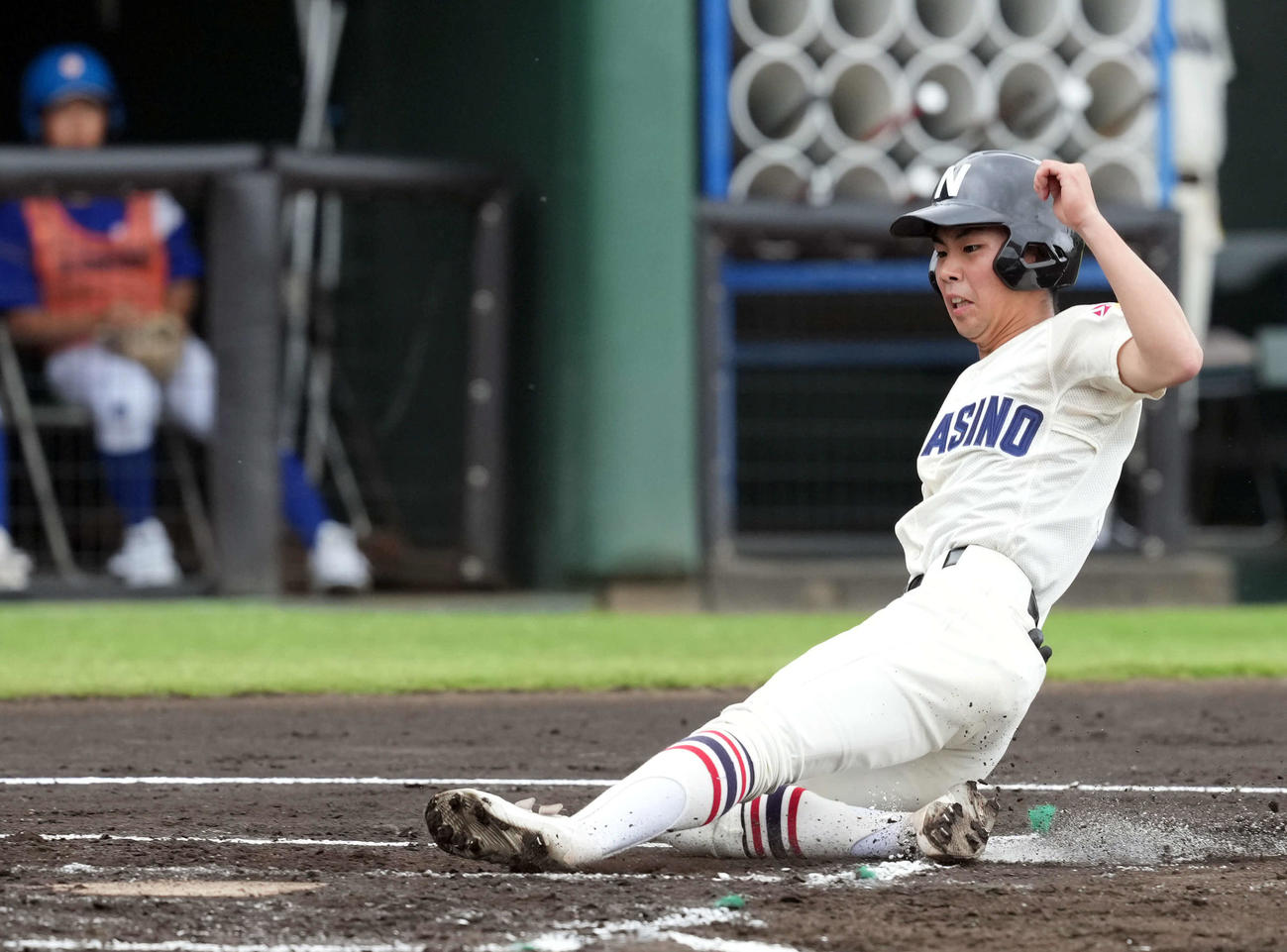 佐野日大対習志野　1回裏習志野1死二塁、岡田諒介の適時二塁打で生還する島原（撮影・たえ見朱実）