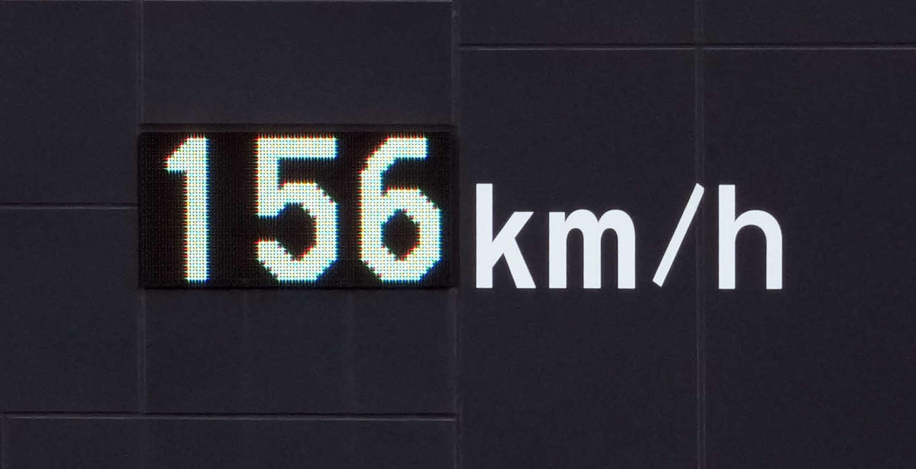 東海大菅生対健大高崎　6回からマウンドに上がり156キロをマークした健大高崎・石垣元（撮影・たえ見朱実）