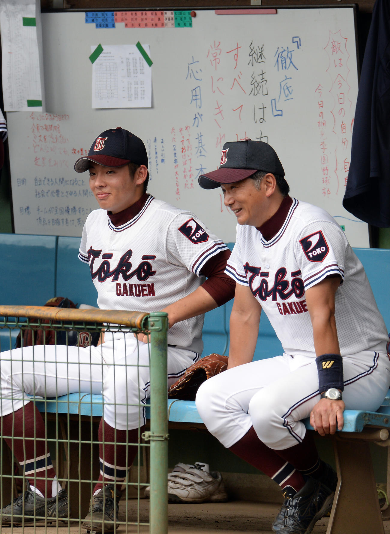 13年、桐光学園・野呂監督（右）と松井裕
