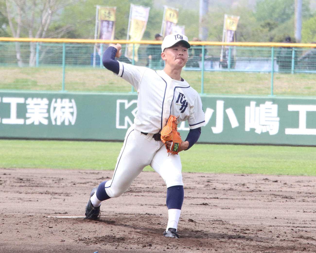 公式戦初完投勝利を挙げた苫小牧中央の村上（撮影・保坂果那）