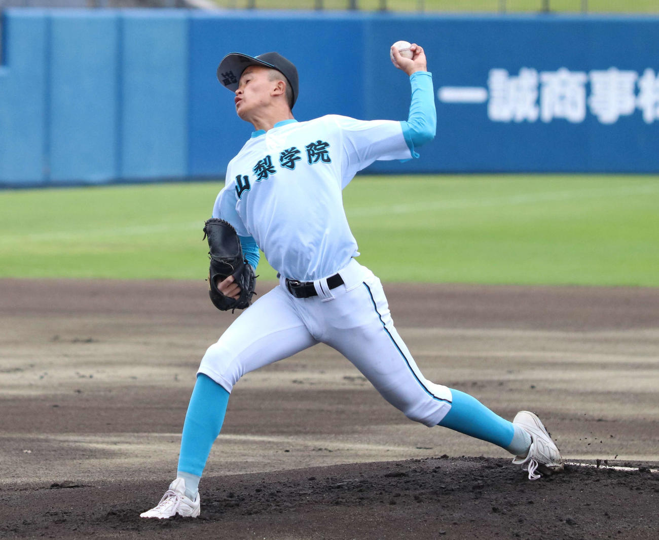 叡明対山梨学院　先発する山梨学院檜垣（撮影・寺本吏輝）