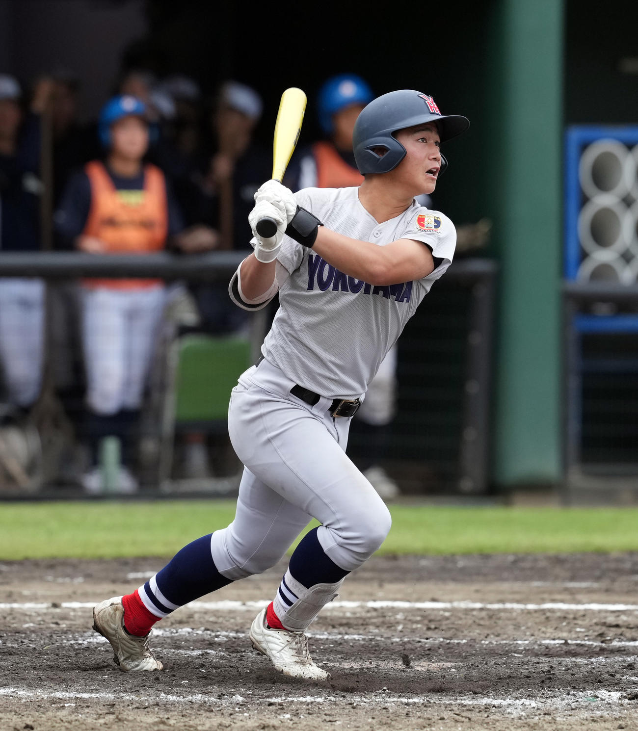 作新学院対横浜　5回裏横浜1死一塁、右越えに2点本塁打を放つ奥村凌（撮影・たえ見朱実）