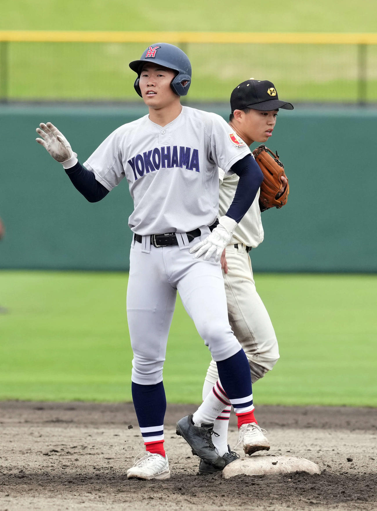 作新学院対横浜　4回裏横浜1死一塁、同点の適時二塁打を放った江坂（撮影・たえ見朱実）