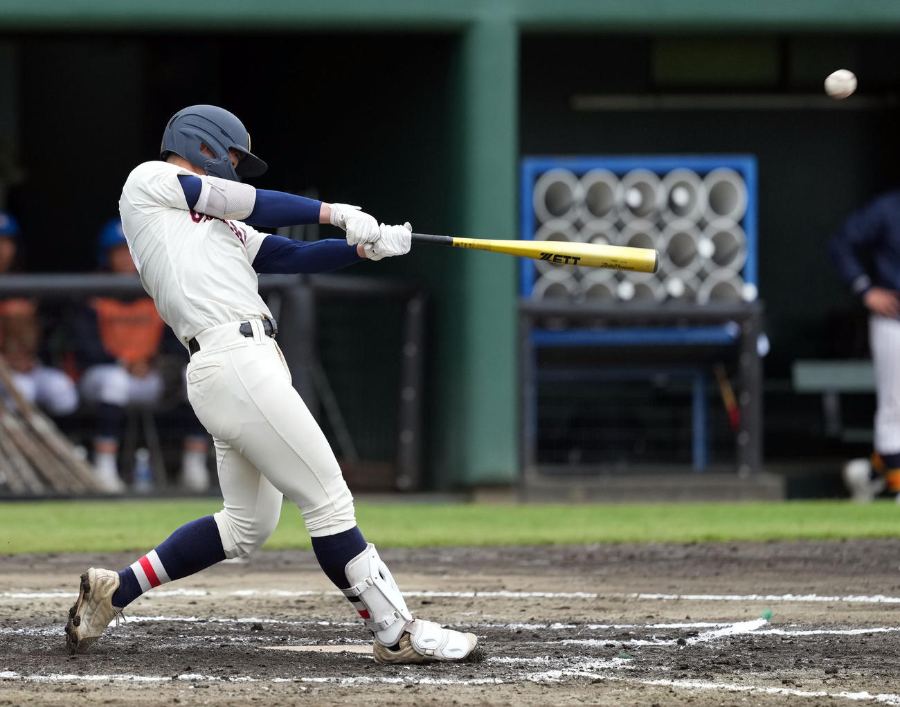浦和学院対帝京三　8回表浦和学院無死、右二塁打を放つ代打鈴木（撮影・たえ見朱実）