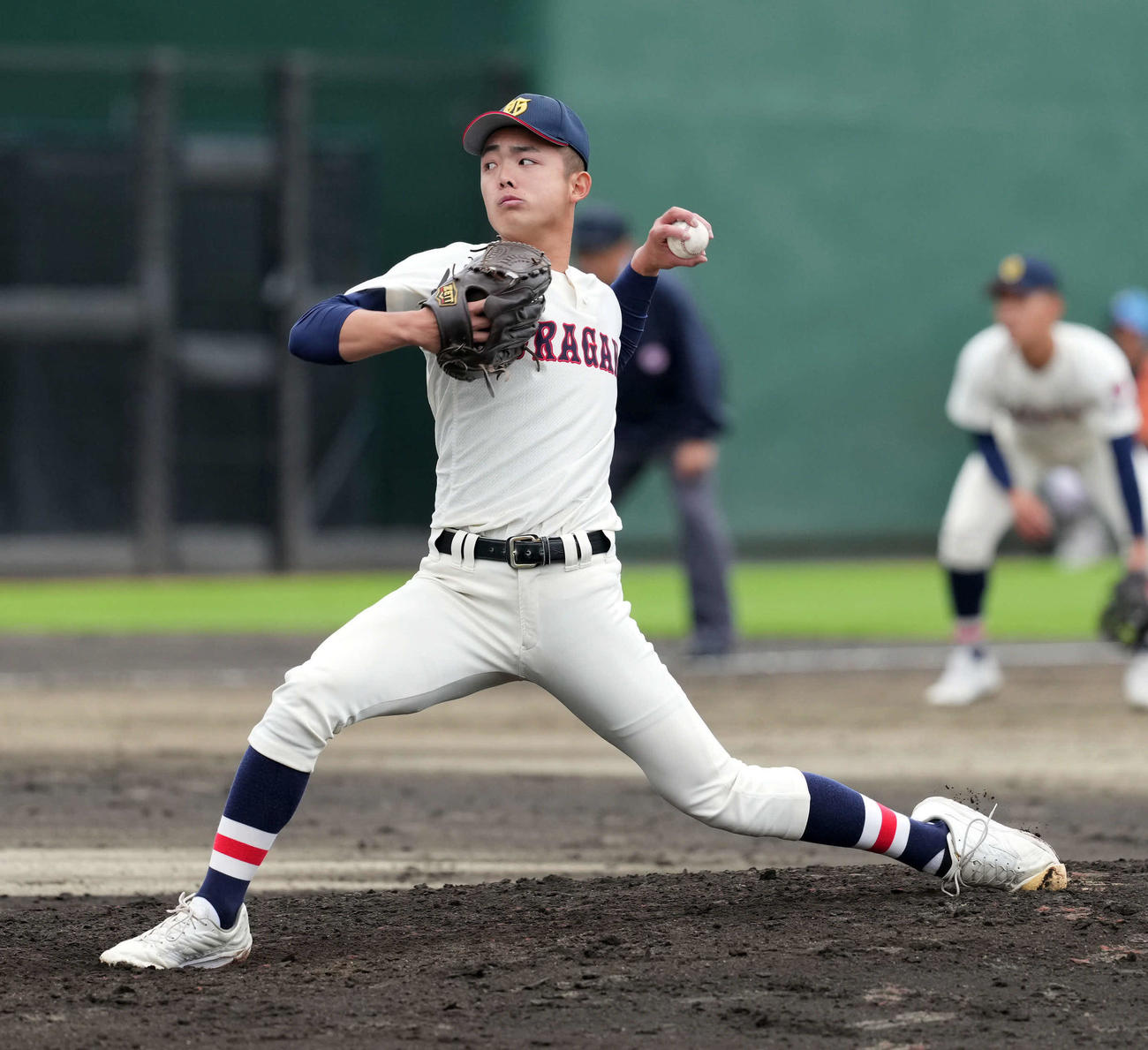 浦和学院対帝京三　8回からマウンドに上がった浦和学院・岡部（撮影・たえ見朱実）