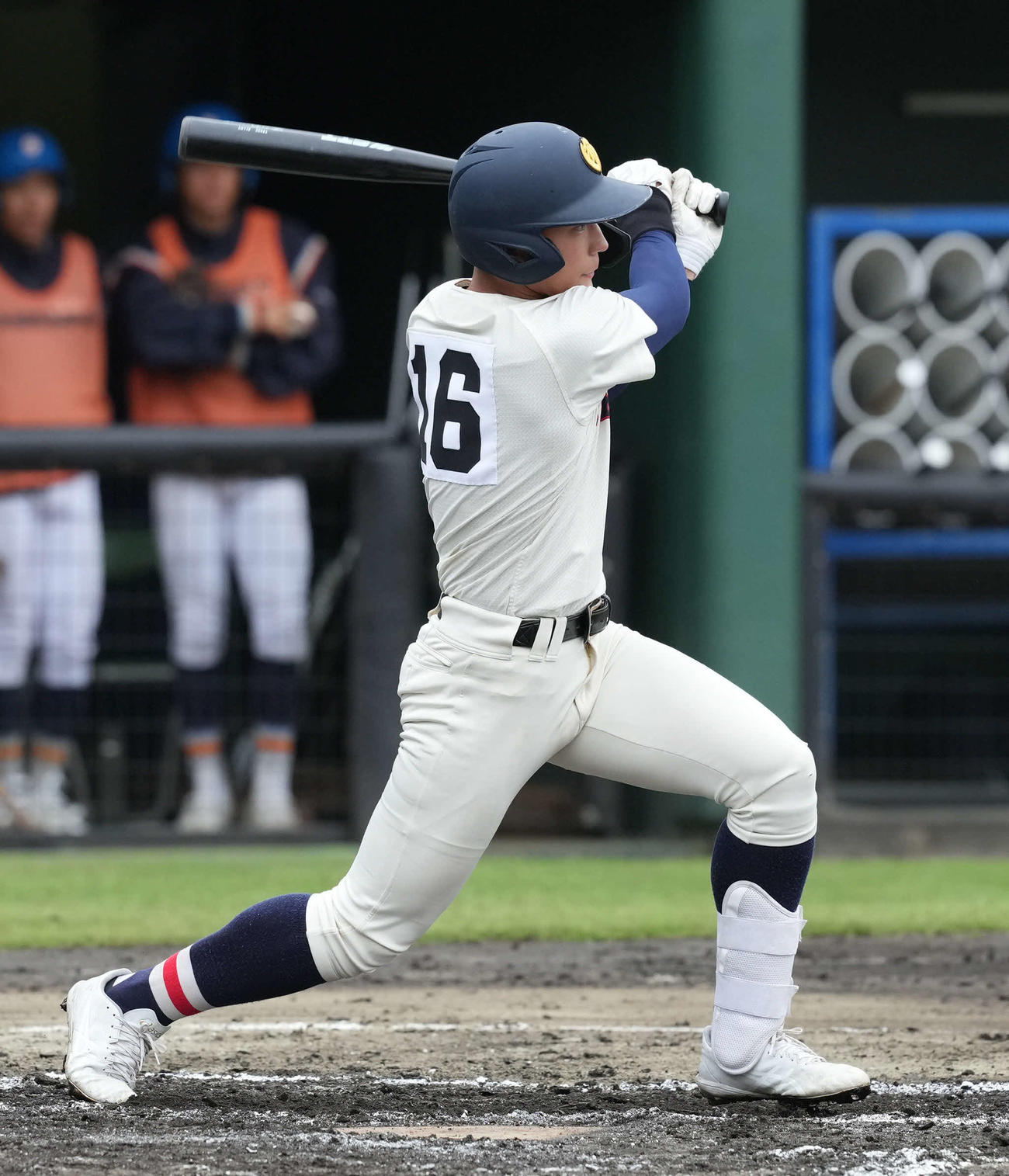 浦和学院対帝京三　2回表浦和学院1死、中前打を放つ吉田（撮影・たえ見朱実）