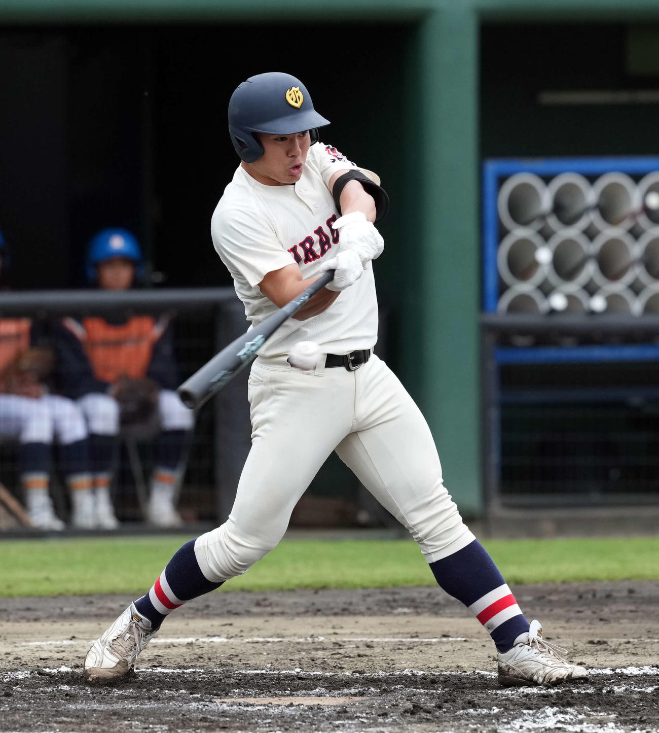 浦和学院対帝京三　2回表浦和学院1死一塁、右翼線に安打を放つ林田（撮影・たえ見朱実）
