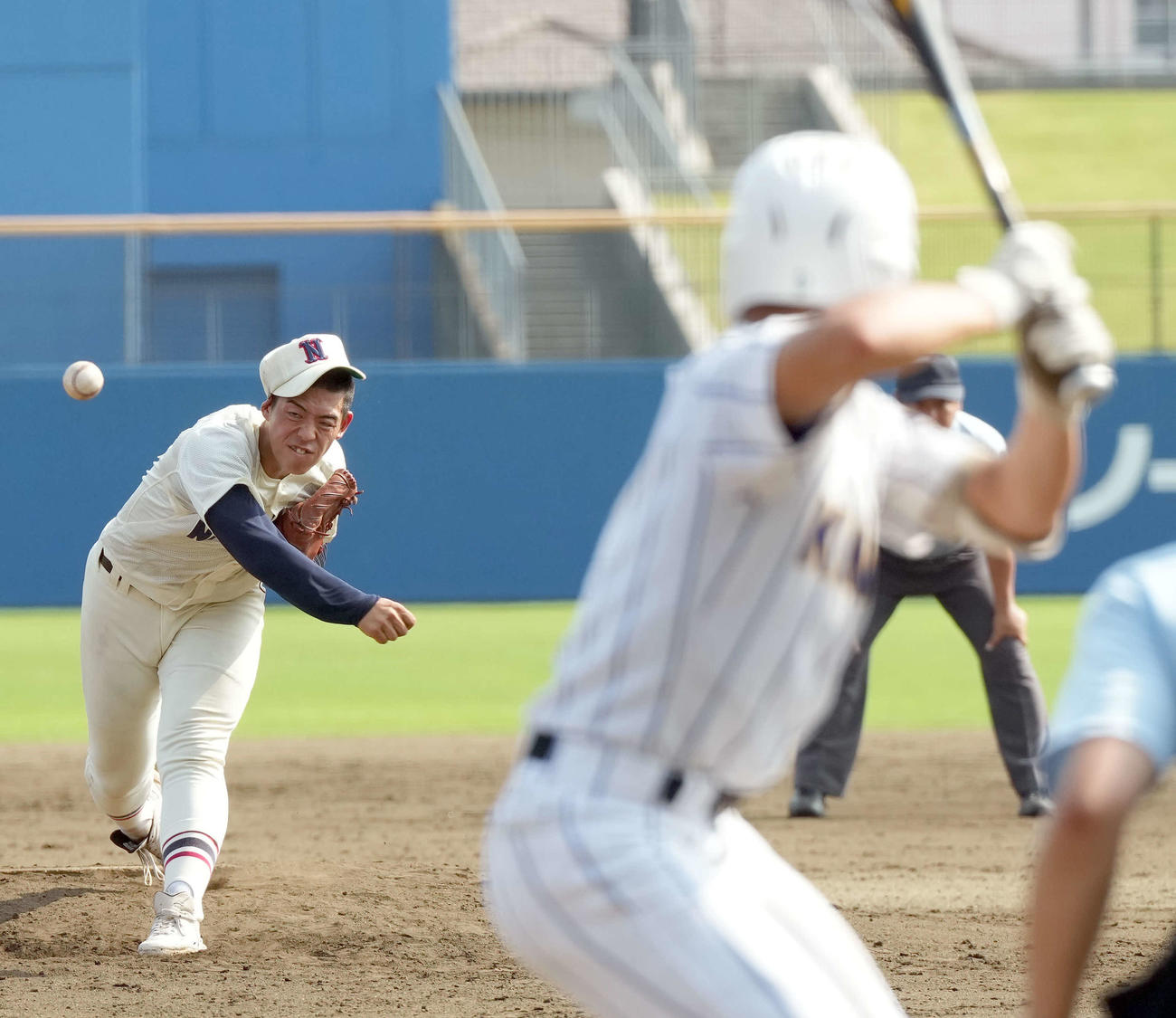 習志野対健大高崎　7回途中からマウンドに上がった習志野・向井（撮影・たえ見朱実）