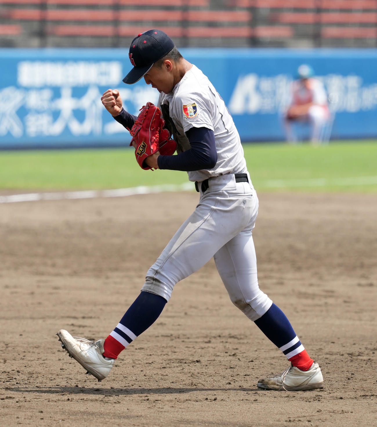 浦和学院対横浜　浦和学院に勝利しガッツポーズを決める横浜・池田（撮影・たえ見朱実）