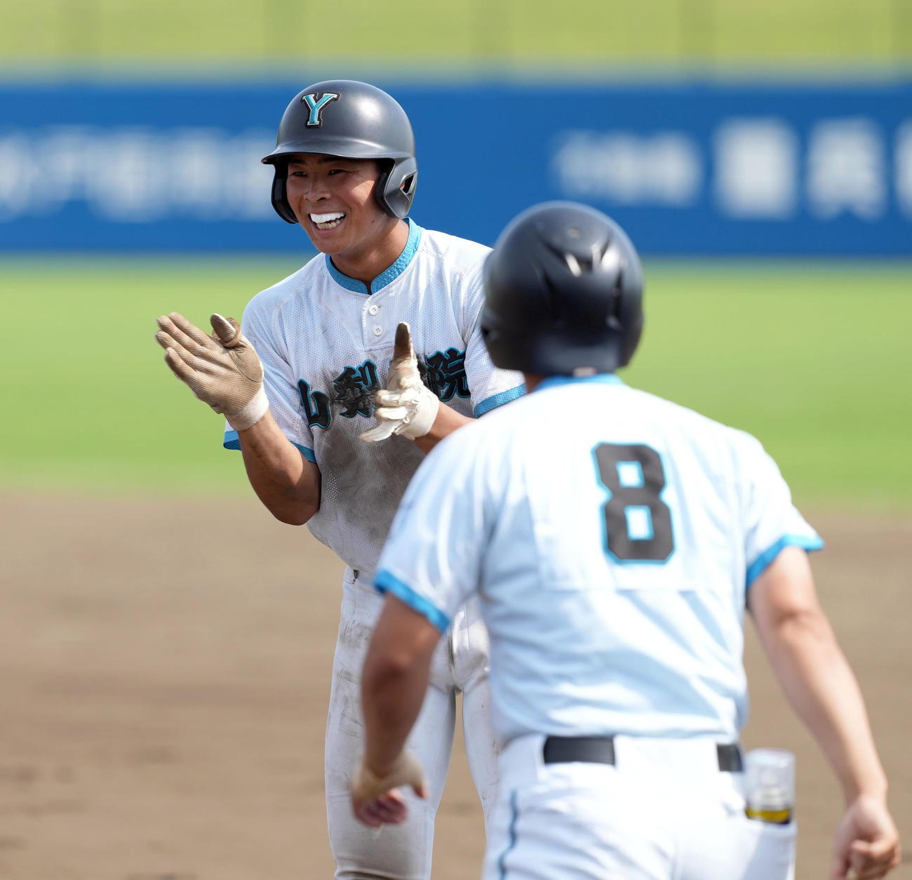 山梨学院対東海大相模　7回表山梨学院1死満塁、中前に適時打を放った梅村（撮影・たえ見朱実）
