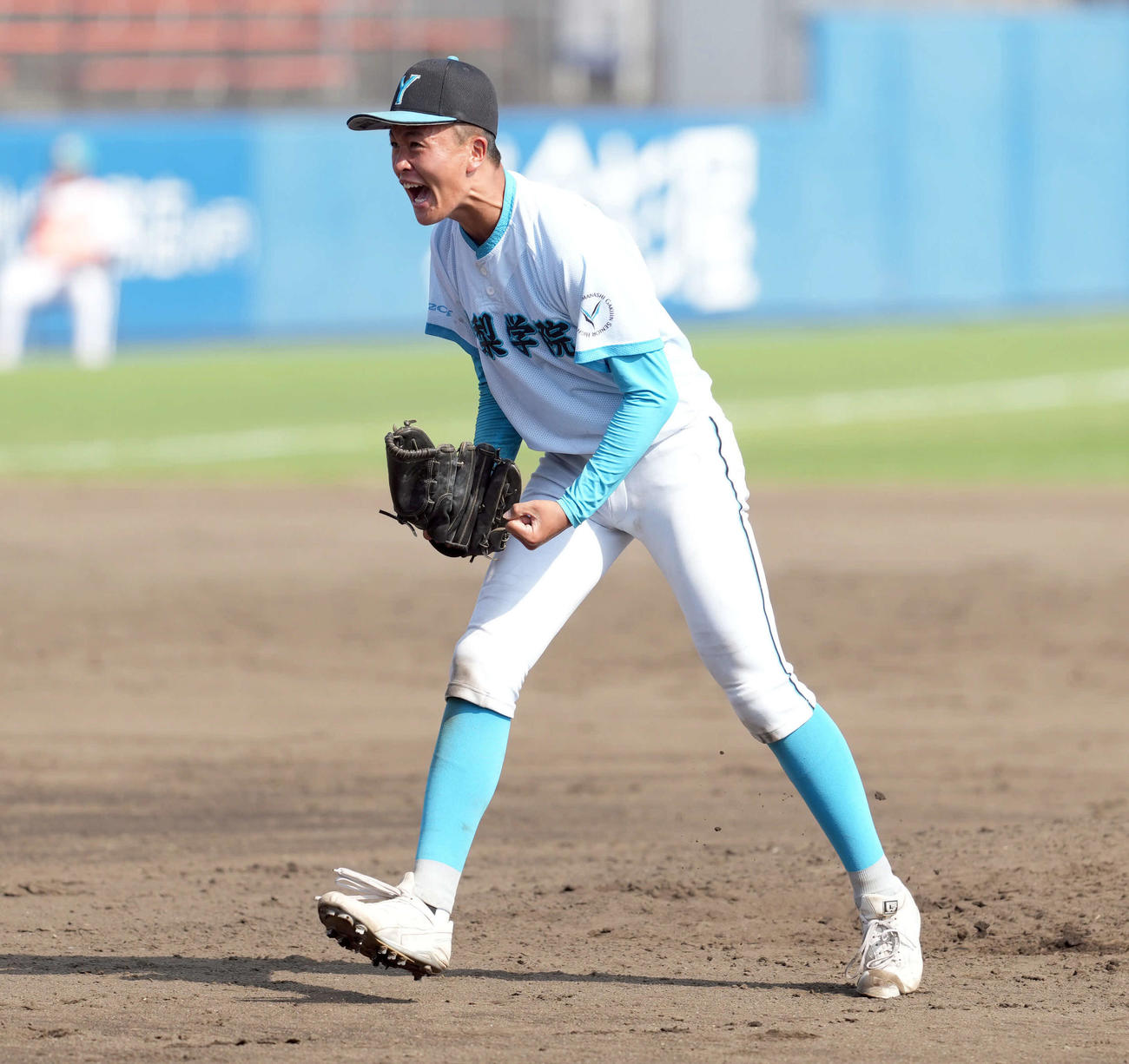 山梨学院対東海大相模　東海大相模に勝利しガッツポーズを決める山梨学院の檜垣（撮影・たえ見朱実）