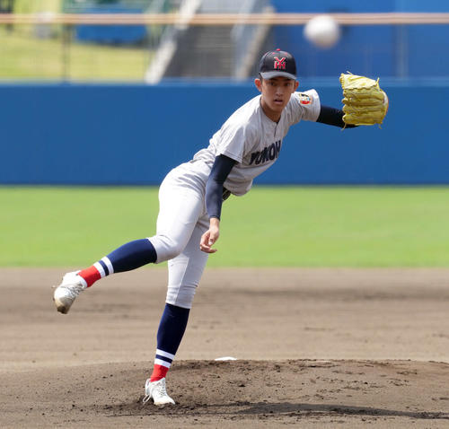 浦和学院対横浜　横浜の先発織田（撮影・たえ見朱実）