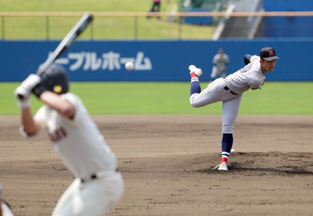 浦和学院対横浜　横浜の先発織田（撮影・たえ見朱実）