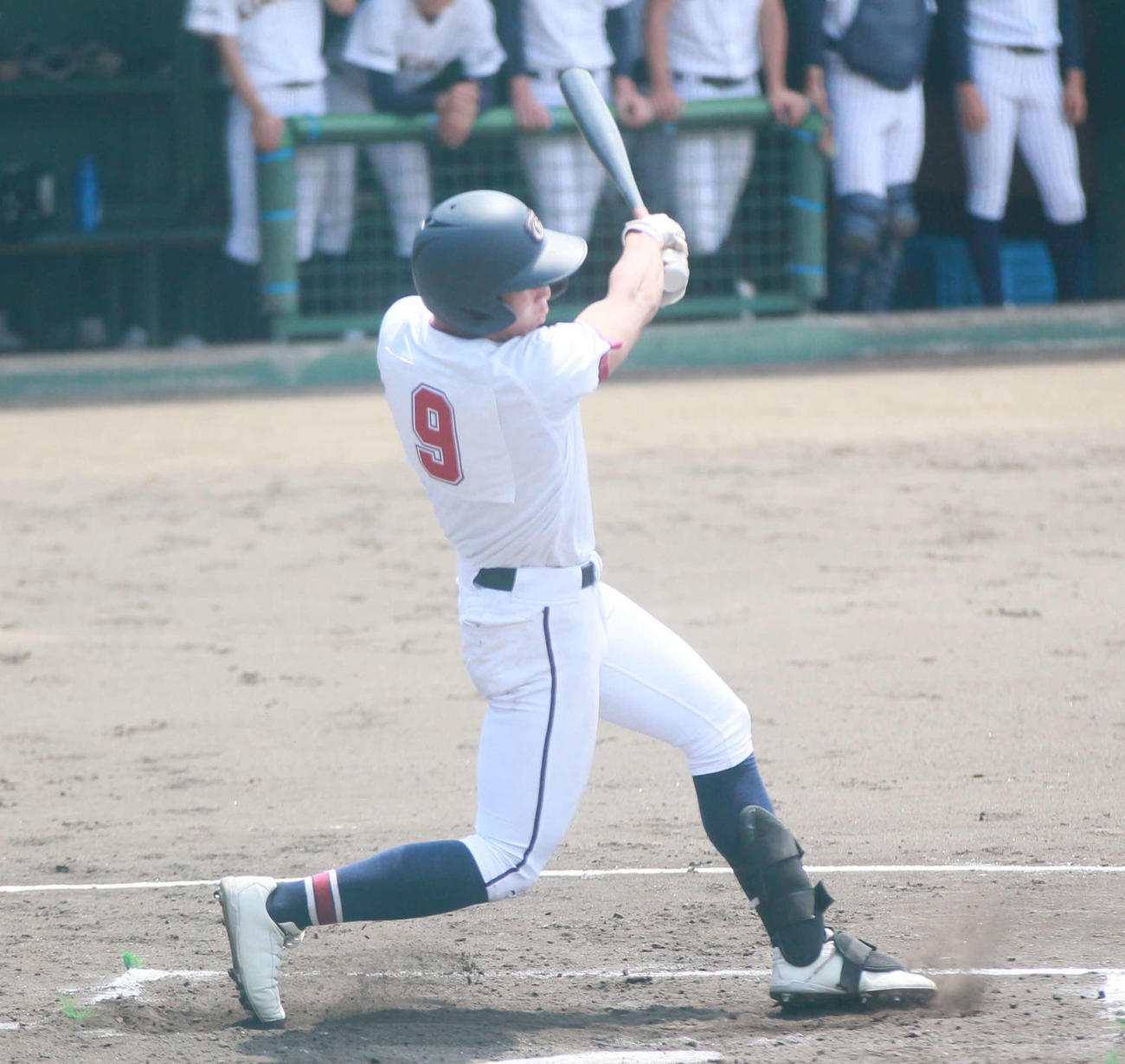 田村対東日本国際大昌平　5回、適時打を放つ田村・大桃（撮影・高橋香奈）