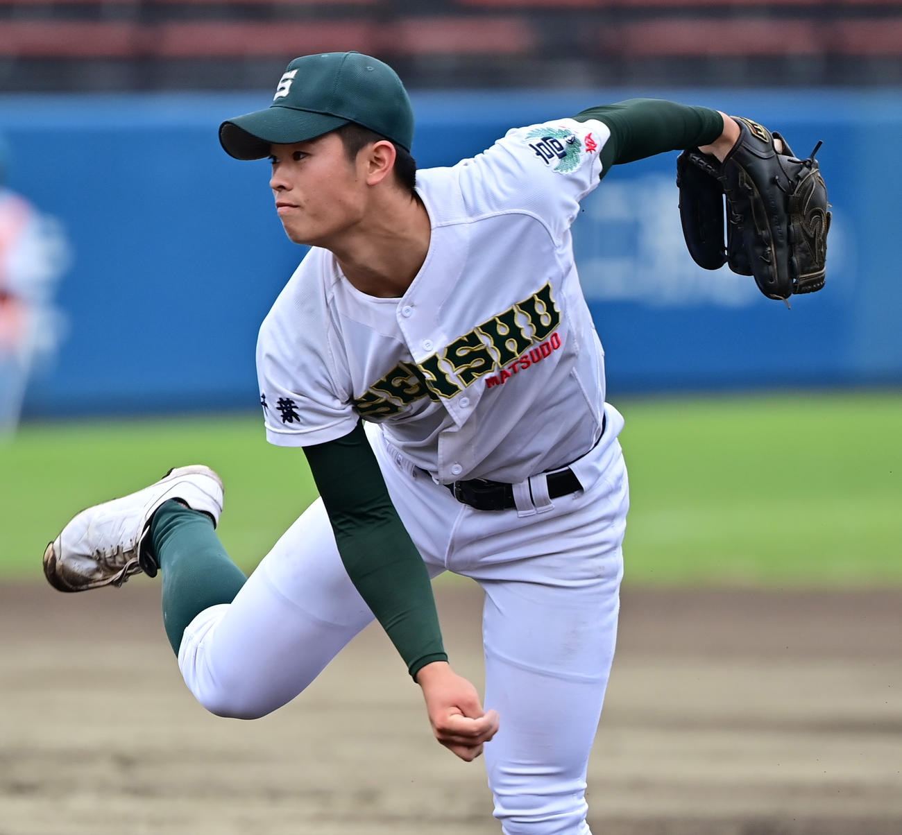 専大松戸対健大高崎　専大松戸先発の鬼頭（撮影・清水貴仁）