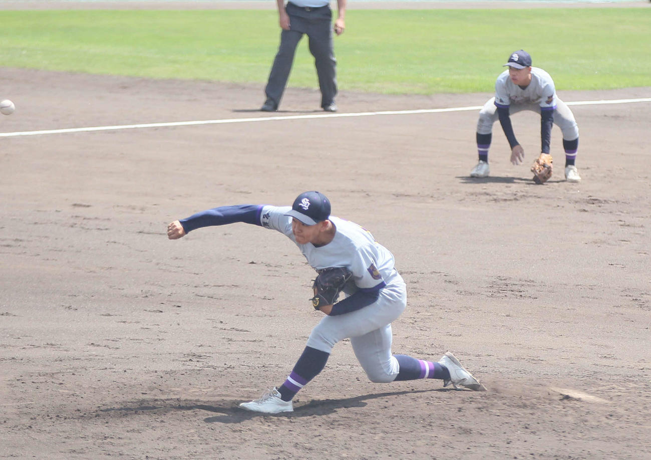 聖和学園対青森北　2番手でマウンドに上がった聖和学園・高橋優（撮影・高橋香奈）