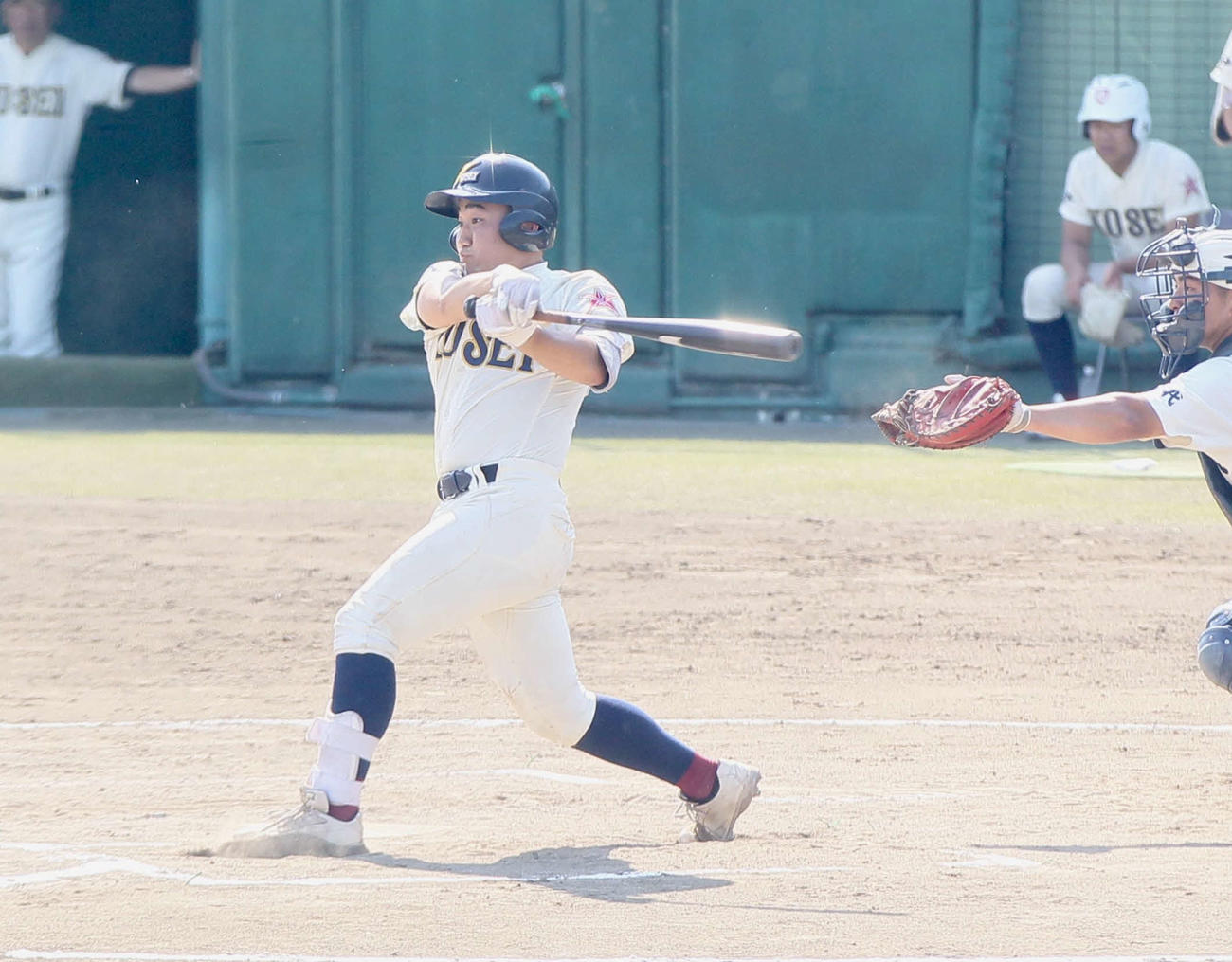 八戸学院光星対能代松陽　7回、無死満塁から内野適時打を放つ八戸学院光星・米沢（撮影・高橋香奈）