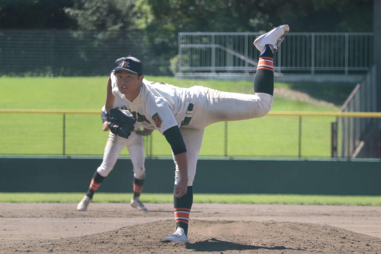 24年9月、秋季神奈川大会で東海大相模を7回まで2安打に抑えた川和の浜岡蒼太