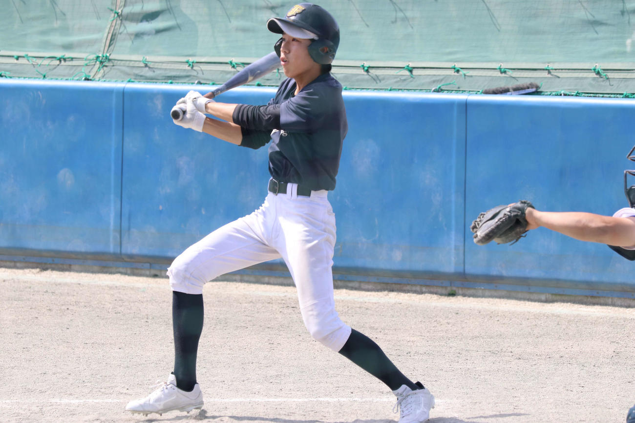 府中東対藤沢清流　3打数無安打もチームを引っ張った府中東の北村（撮影・泉光太郎）