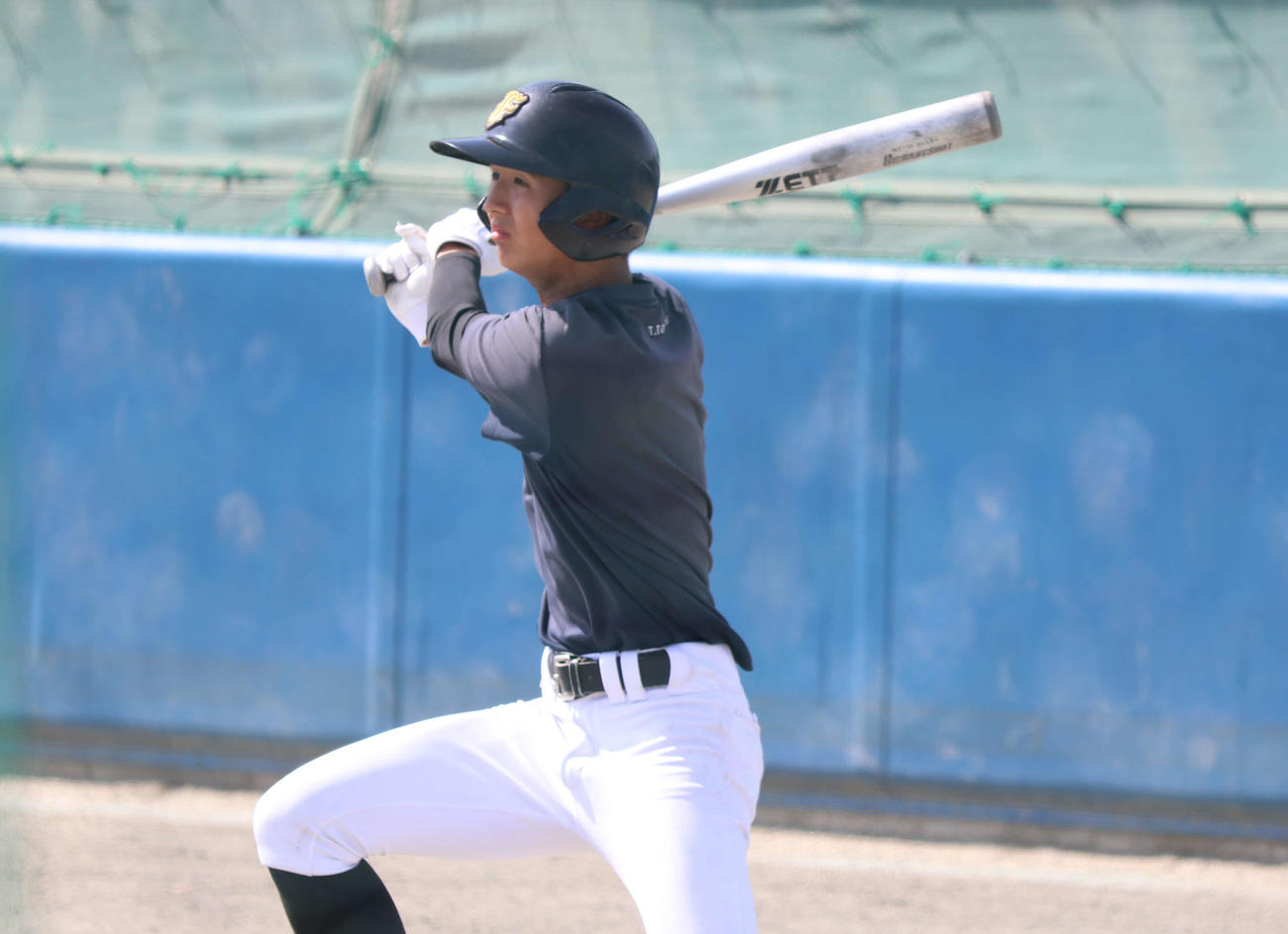 府中東対藤沢清流　3打数1安打だった府中東の寺村（撮影・泉光太郎）