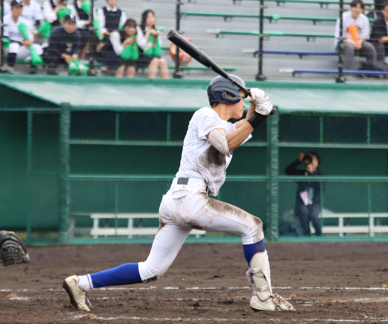 4回表札幌龍谷学園2死三塁、右前適時打を放つ中山（撮影・保坂果那）