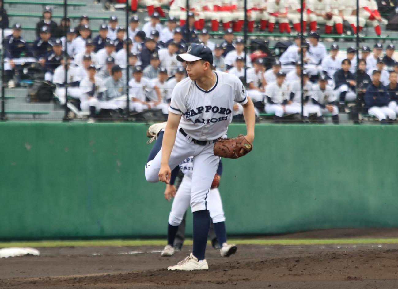 先発した札幌第一の半田（撮影・保坂果那）