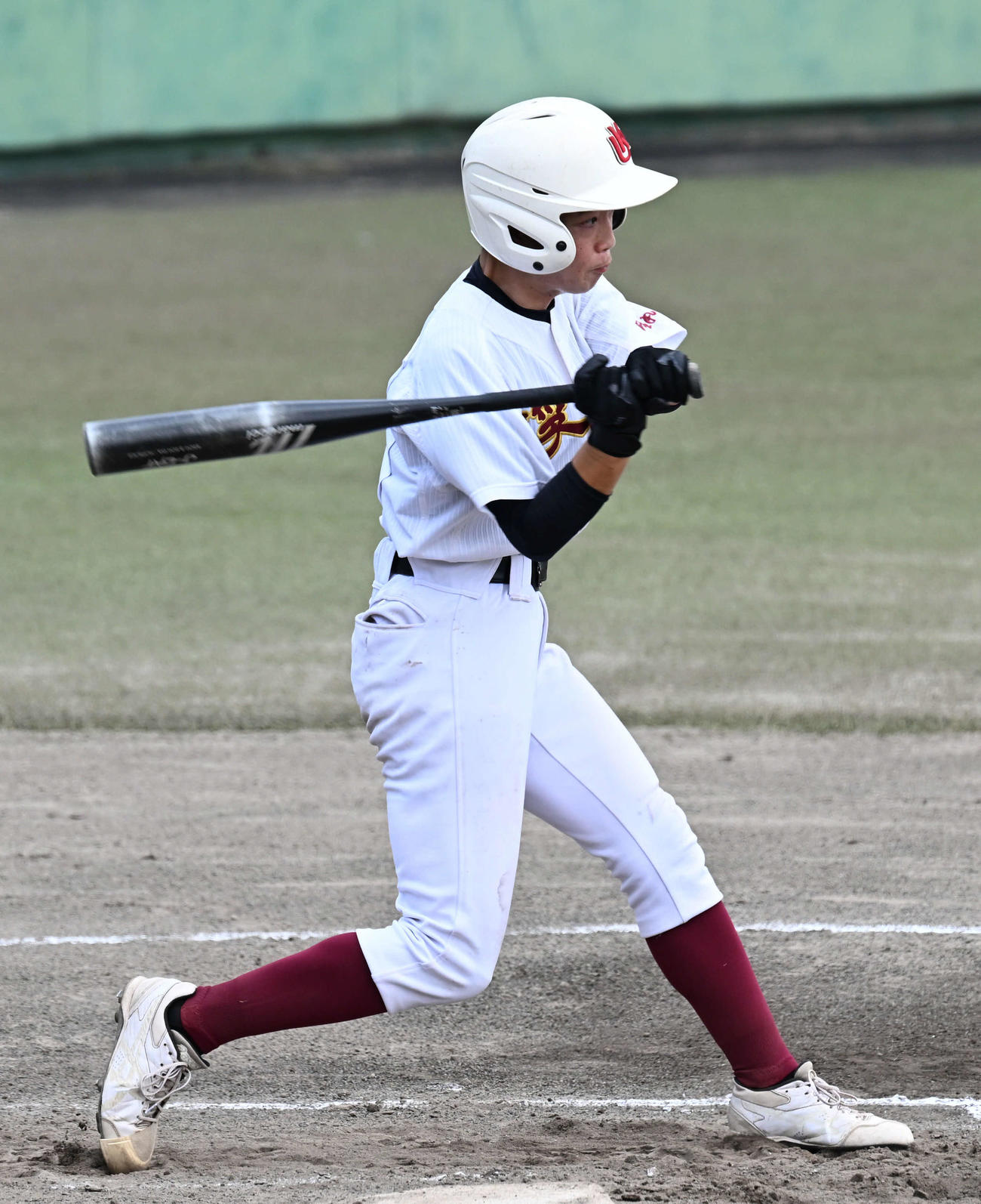 浮羽工対福岡西陵　2回表浮羽工2死二塁、浮羽工・森山は福岡西陵の失策により出塁その間に二塁走者が生還し先制する（撮影・林敢治）