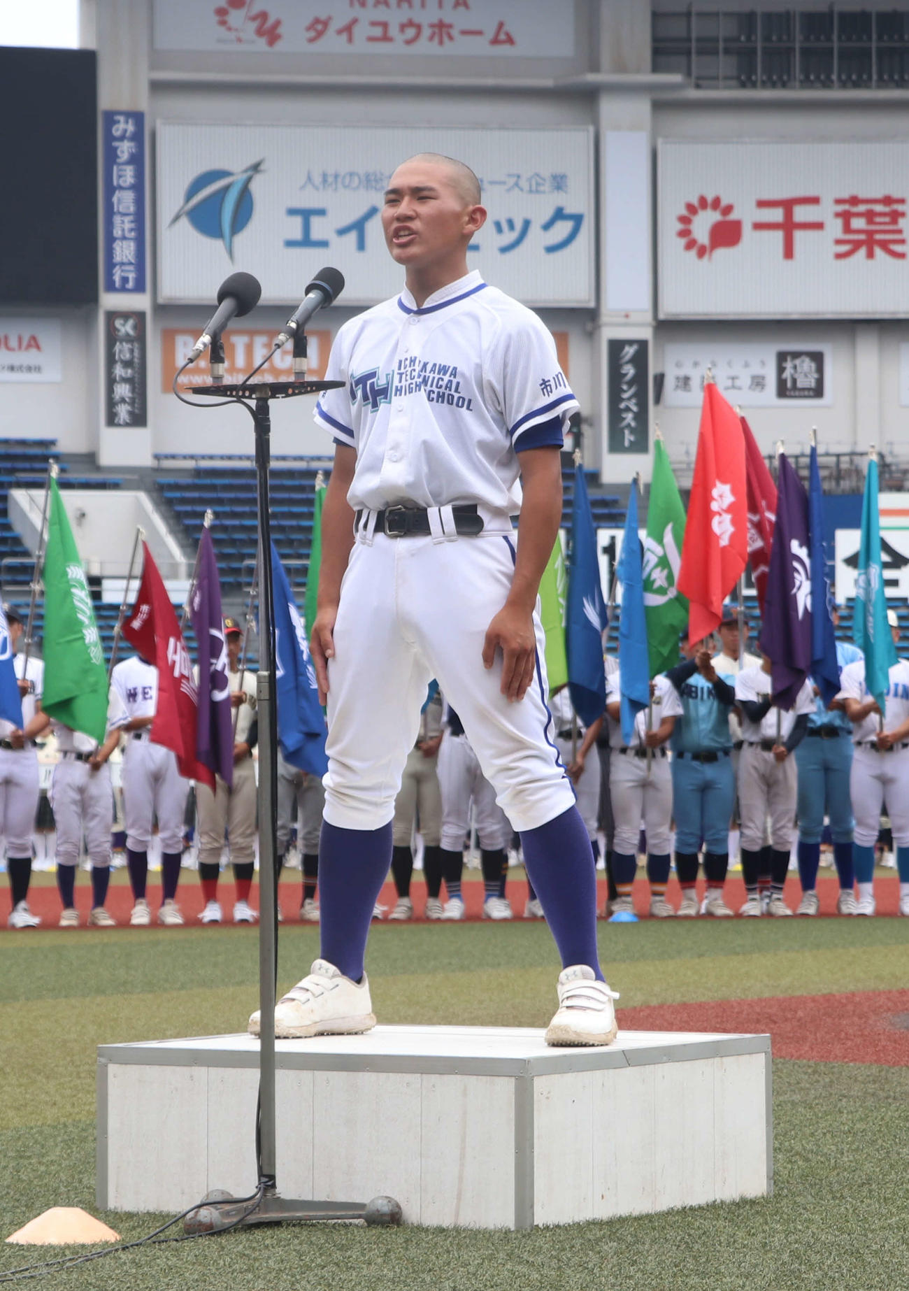 第107回高校野球千葉大会開会式　選手宣誓を行う市川工・小国主将（撮影・北村健龍）