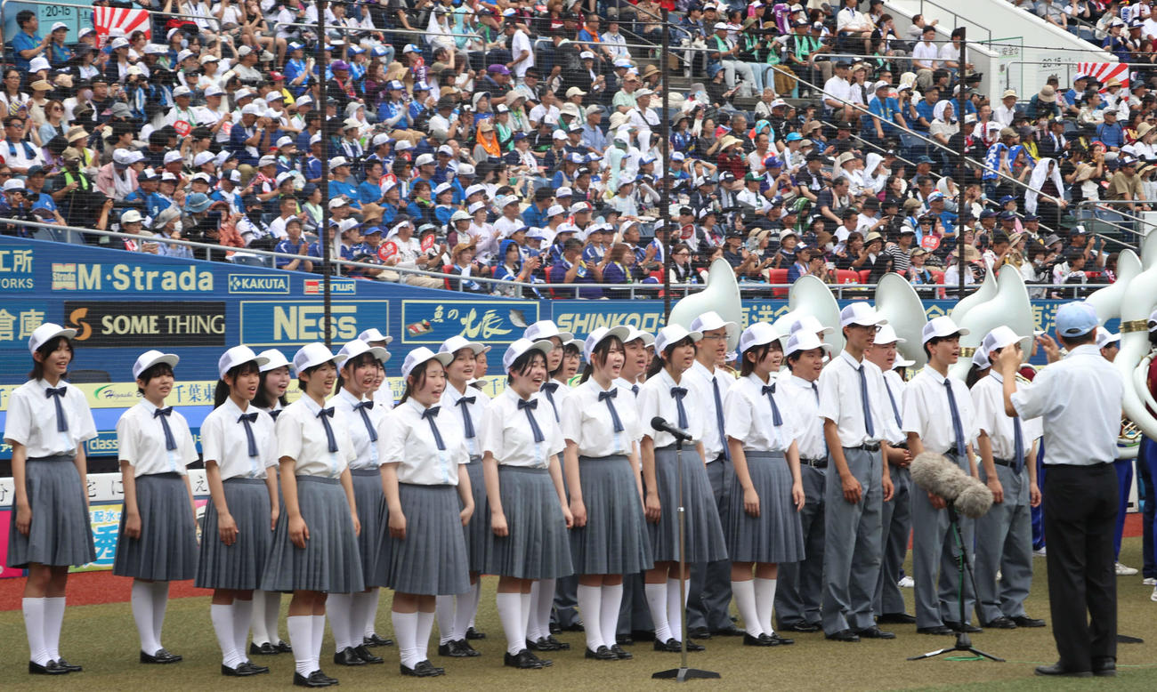 第107回高校野球千葉大会開会式　八千代松陰合唱部（撮影・北村健龍）