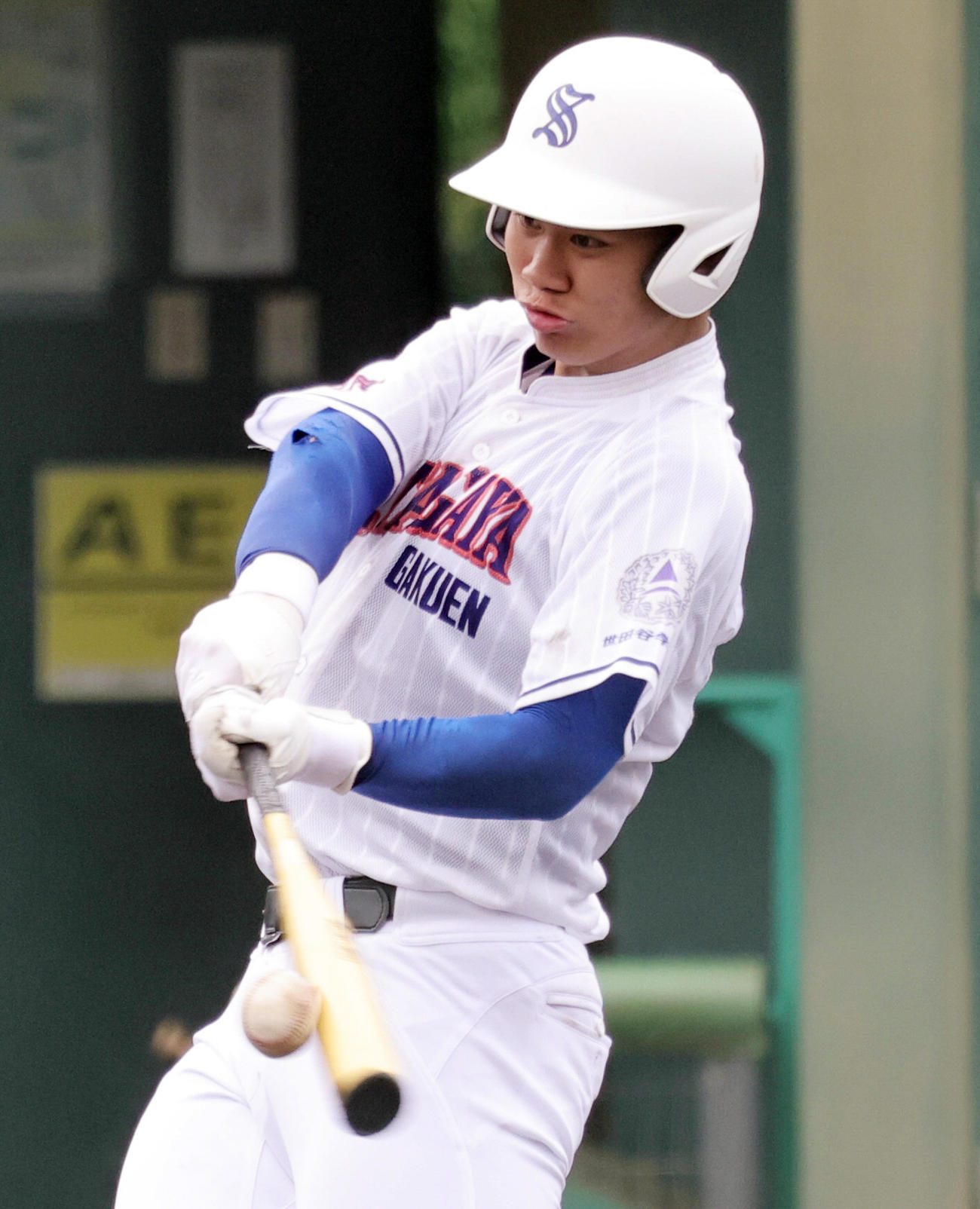 羽村対世田谷学園　1回裏世田谷学園1死三塁、二ゴロで1点を追加する坂本（撮影・野上伸悟）