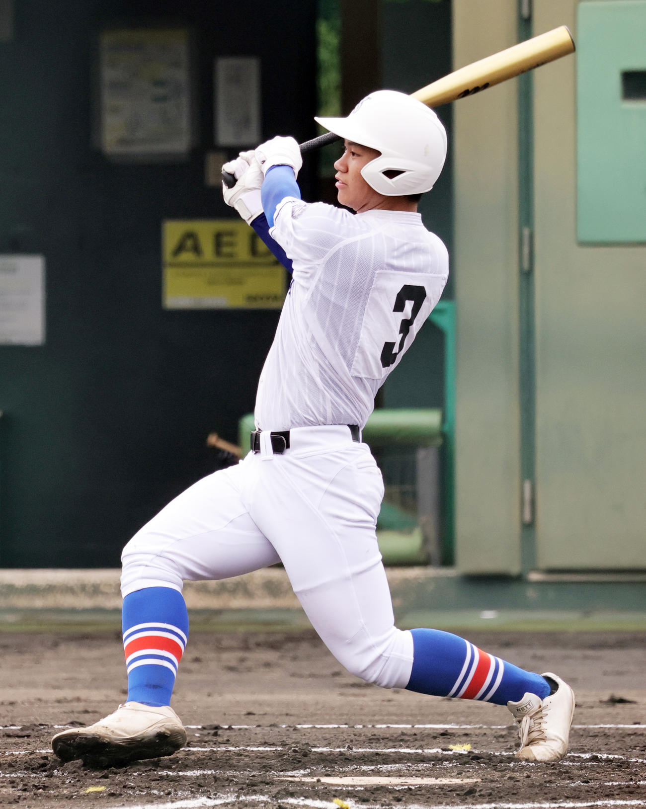 羽村対世田谷学園　1回裏世田谷学園1死三塁、ニゴロで1点を追加する坂本（撮影・野上伸悟）