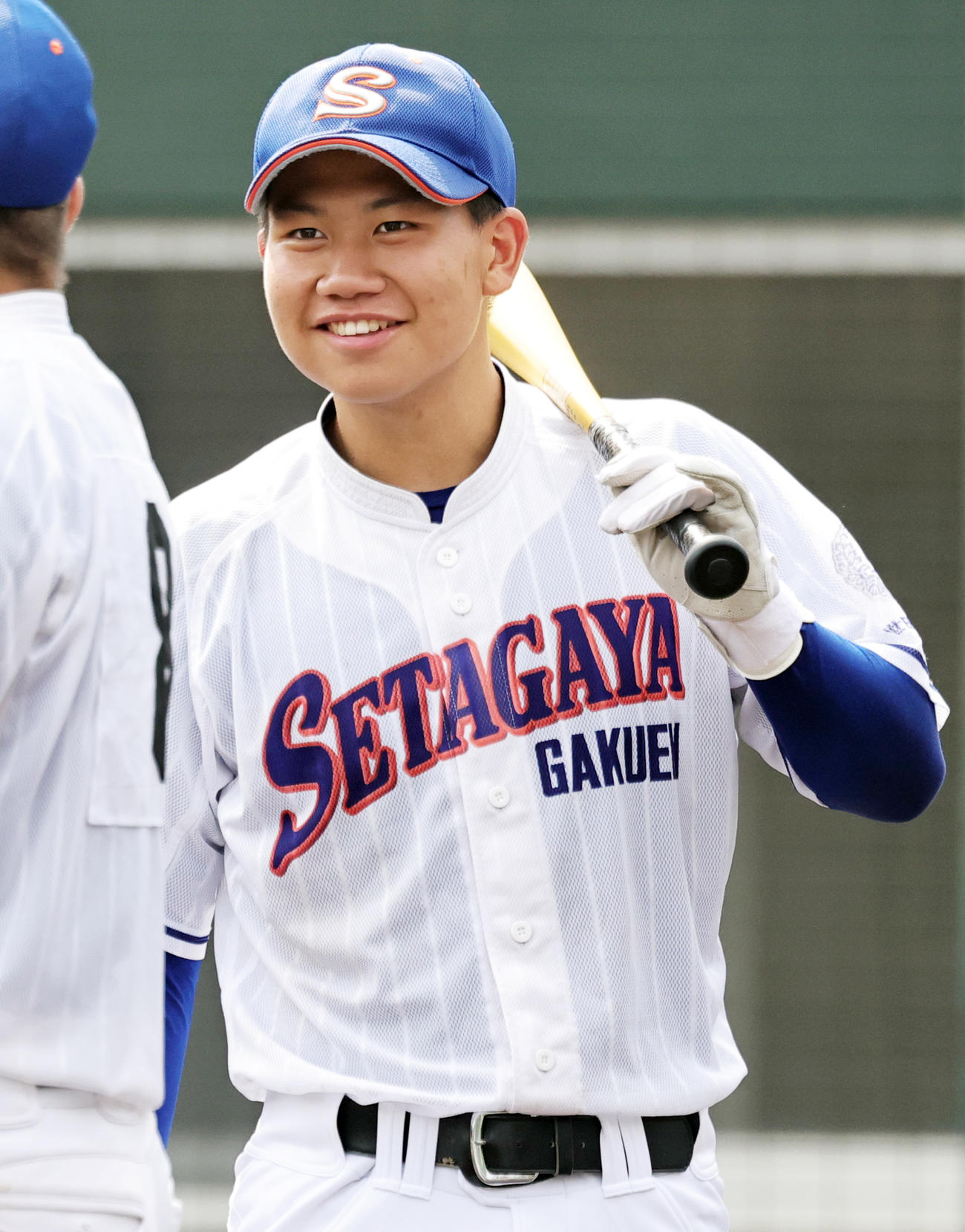 羽村対世田谷学園　試合前に笑顔を見せる世田谷学園・坂本（撮影・野上伸悟）