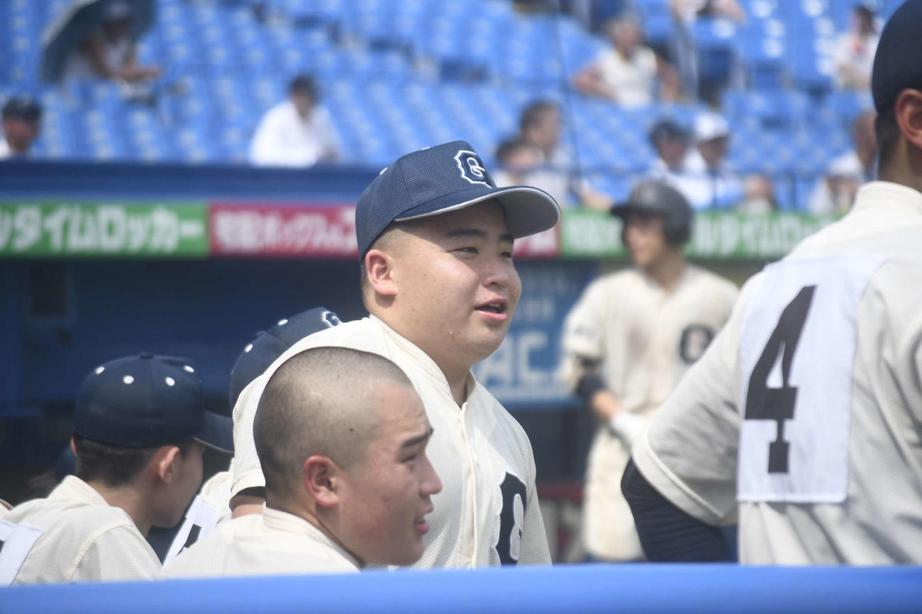 ベンチに退いた後も誰よりも声を張り上げて仲間を鼓舞する学習院の乕渓（撮影・平山連）
