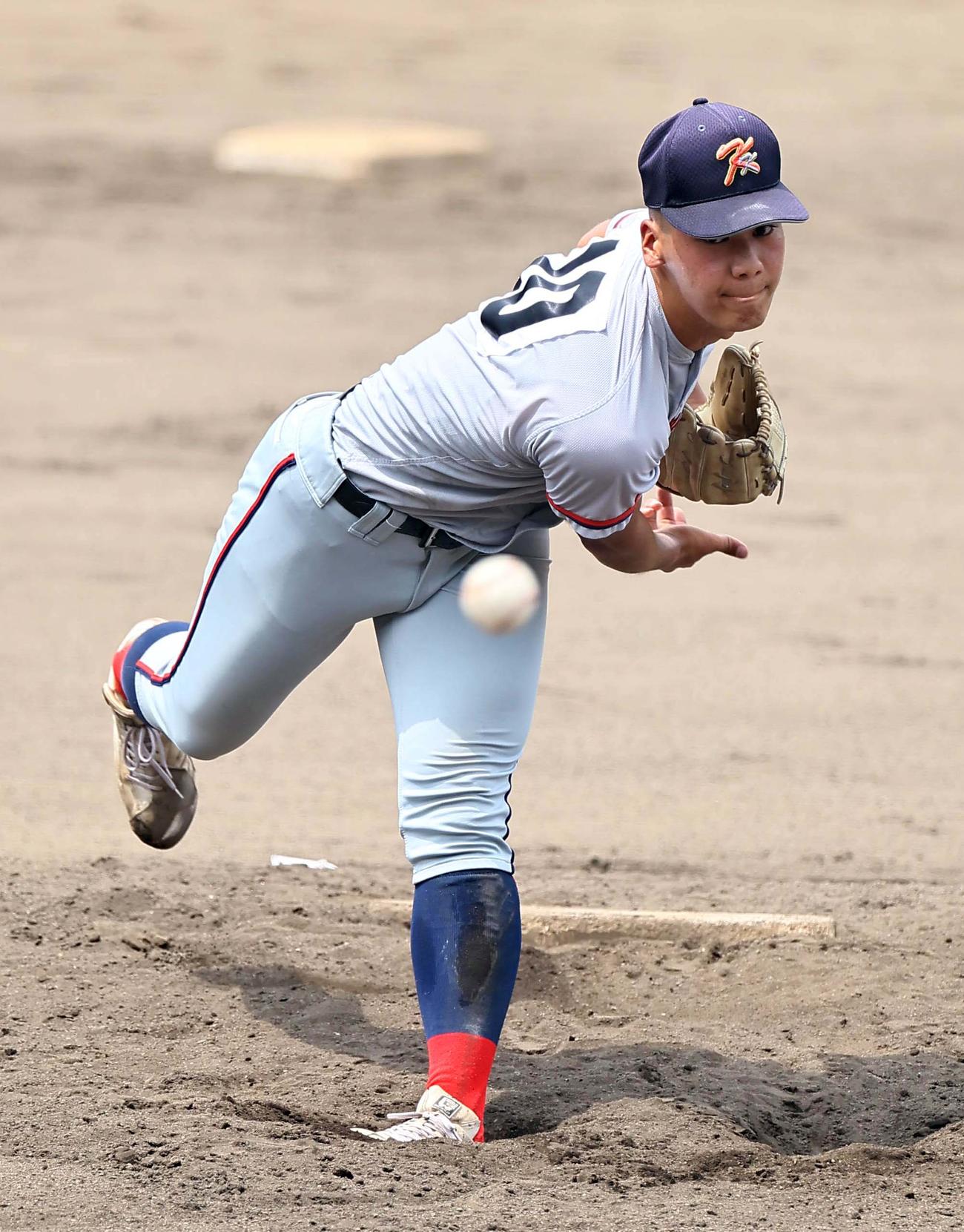 西舞鶴対京都国際　完投勝利した京都国際先発の酒谷（撮影・上田博志）