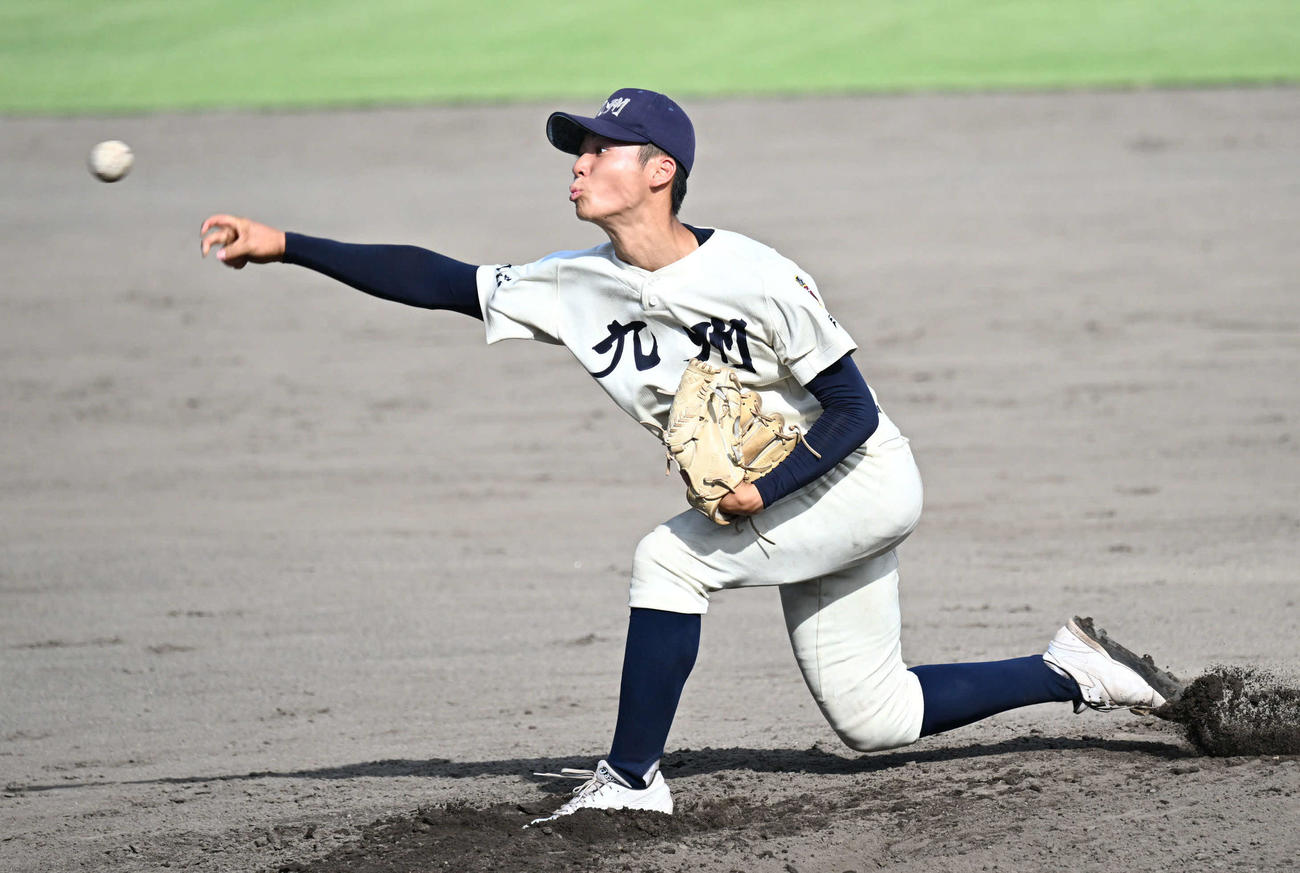 沖学園対九産大九州　九産大九州2番手投手の阿部（撮影・林敢治）